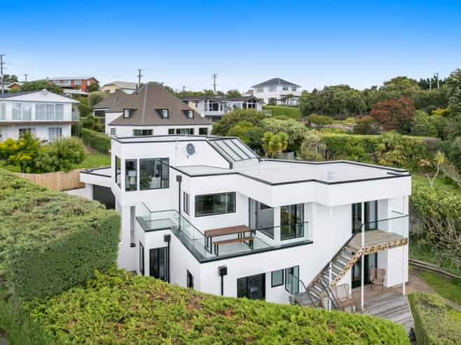 2/11 Belleview Terrace, Mount Pleasant