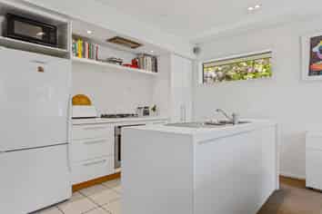 1/296 Innes Road, Saint Albans