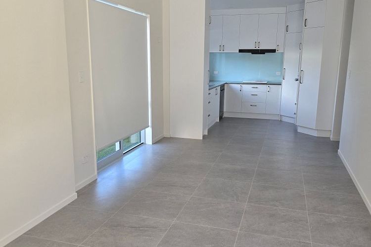 Spacious Family Home in Te Atatu Peninsula - Vista 2