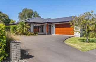 7 Silverstone Place, Lytton West