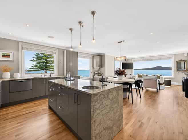 1B Tuhimata Street, St Heliers