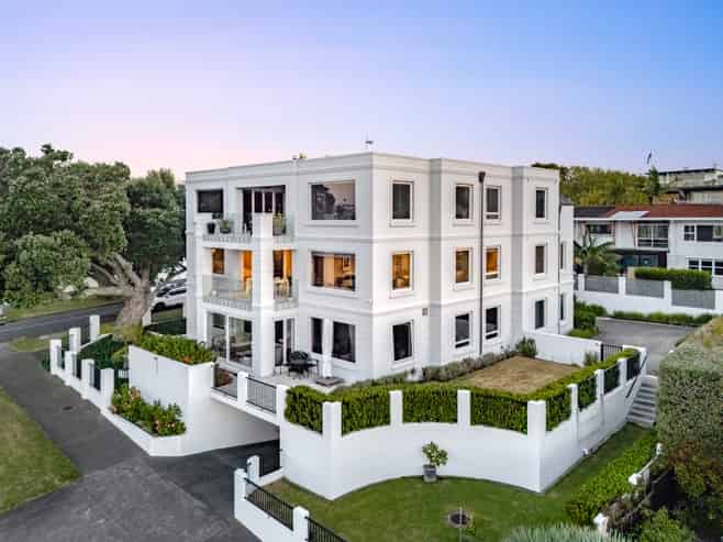 1B Tuhimata Street, St Heliers