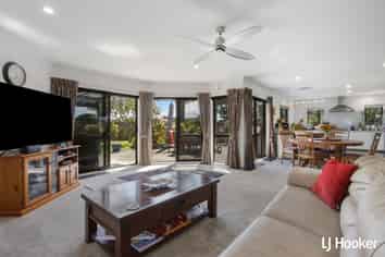 3 Athenree Heights, Athenree