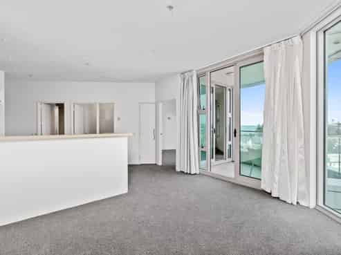 711/11 Tamariki Avenue, Orewa