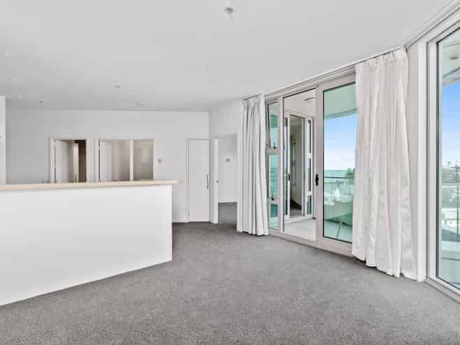 711/11 Tamariki Avenue, Orewa