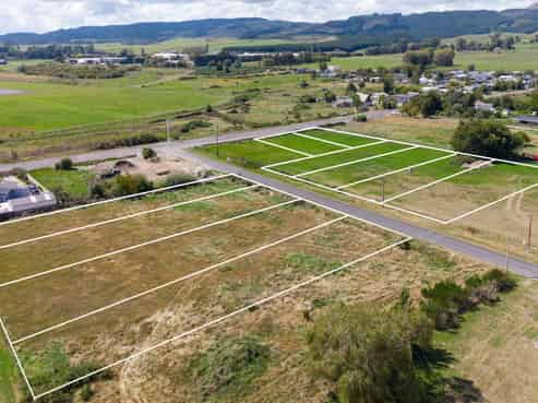 1-8 Middleton Road and 40 Lee Road, Hannahs Bay