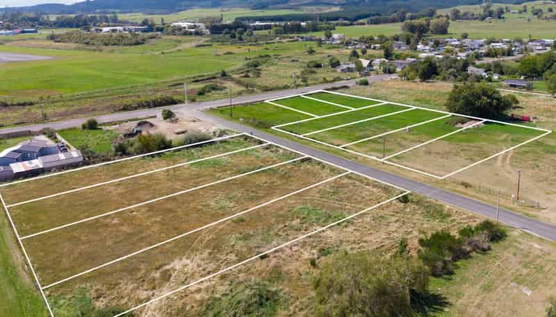 1-8 Middleton Road and 40 Lee Road, Hannahs Bay