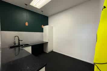 REtail/Office - Conway Lane/High Street