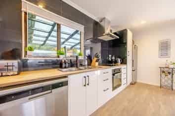 14 Redwood Drive, Waipukurau