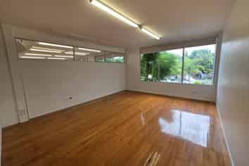 High-Quality Fitted Office in Penrose