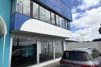 Roadfront Showroom & Warehouse - Puhinui Rd
