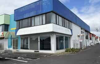 Roadfront Showroom & Warehouse - Puhinui Rd