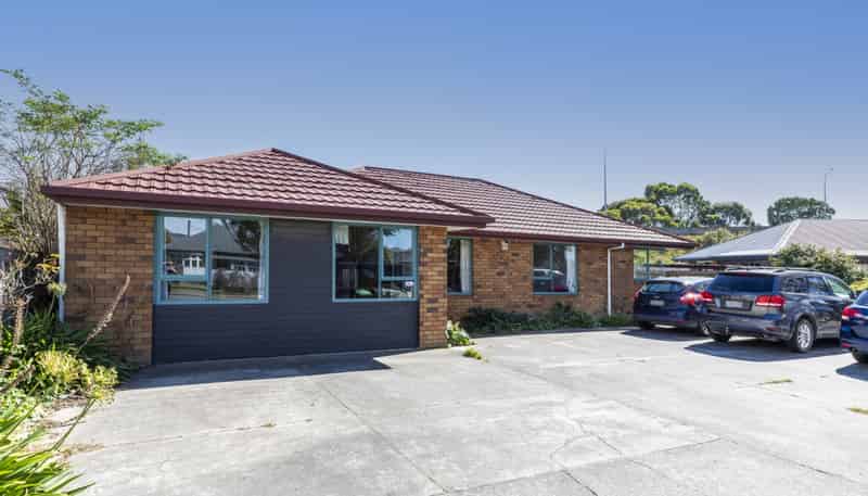 141 Lincoln Road, Addington