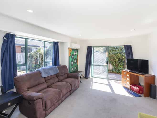141 Lincoln Road, Addington