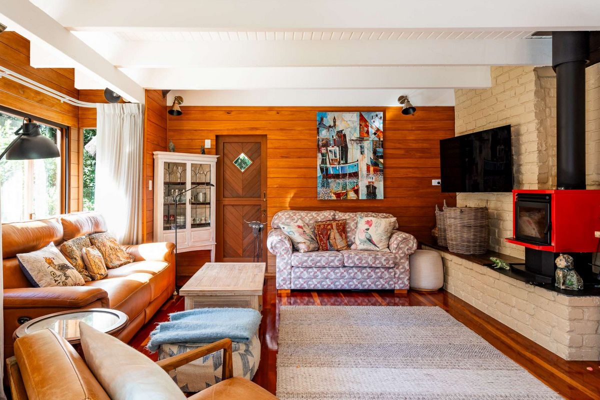 NEWLY RENOVATED HOME, GARDEN SANCTUARY - Altro