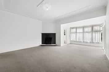 1220 New North Road, Mount Albert