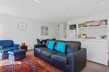 1/296 Innes Road, Saint Albans