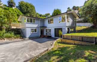 14 Priestley Road, Bluff Hill