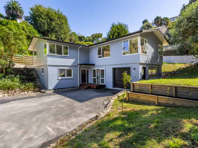 14 Priestley Road, Bluff Hill