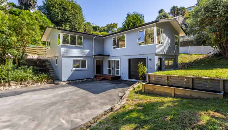 14 Priestley Road, Bluff Hill