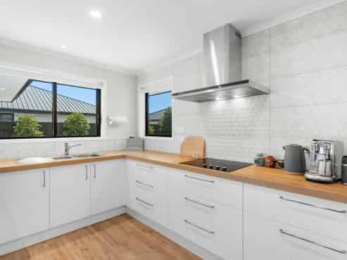 6 Guyon Street, Marshland