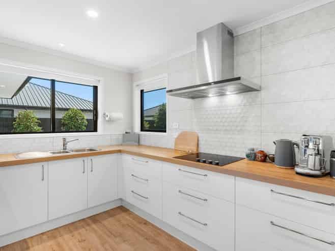 6 Guyon Street, Marshland