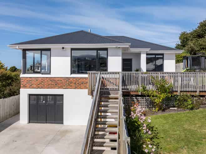 11 Middleton Road, Kew