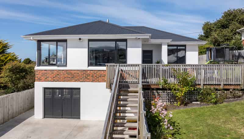 11 Middleton Road, Kew