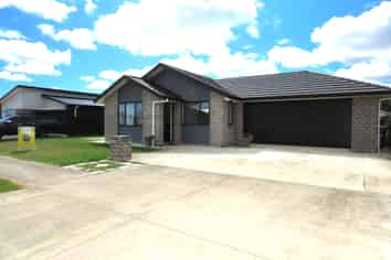 102 Hinemoa Street, Levin