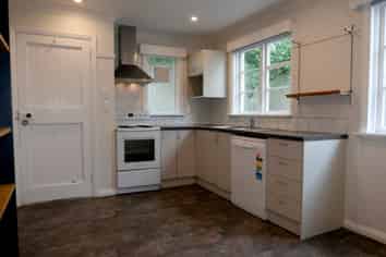 9 Upper Lewisville Tce, Thorndon