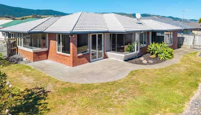 10 Masefield Street, Stoke