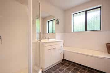 182 Jollie Street, HOKITIKA