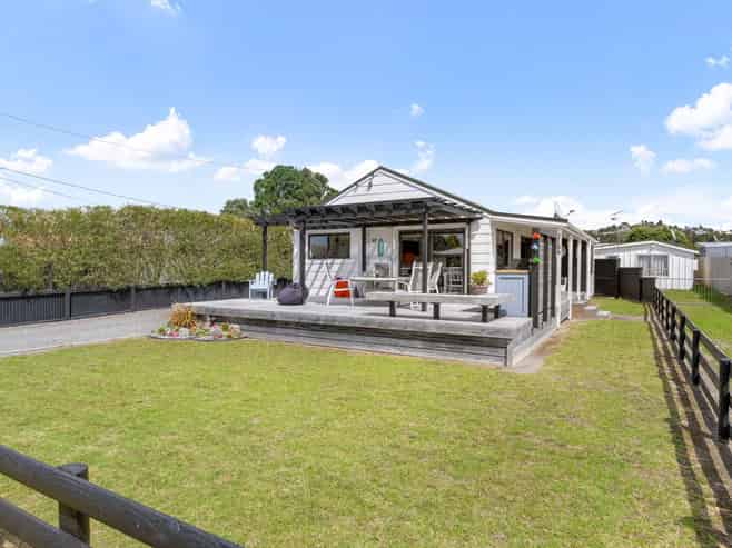 215A Kiwi Road, Whangamata