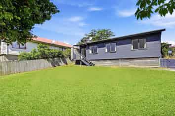 2/14 Montgomery Avenue, Belmont