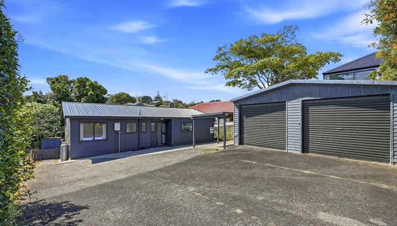 2/14 Montgomery Avenue, Belmont