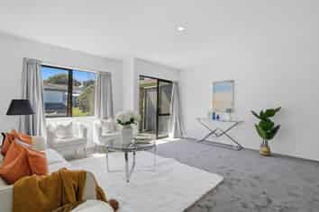 2/14 Montgomery Avenue, Belmont