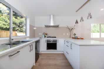 27 Sunshine Boulevard, Sunnyvale