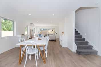 27 Sunshine Boulevard, Sunnyvale