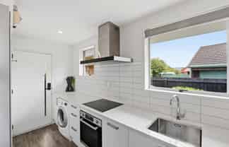 2/17b Prestons Road, Redwood