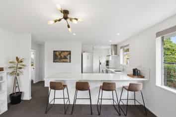 2/17b Prestons Road, Redwood