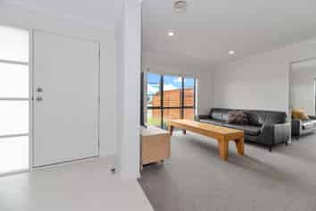 27 Scotsmoor Drive, Wattle Downs