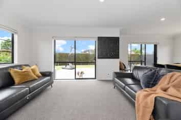 27 Scotsmoor Drive, Wattle Downs