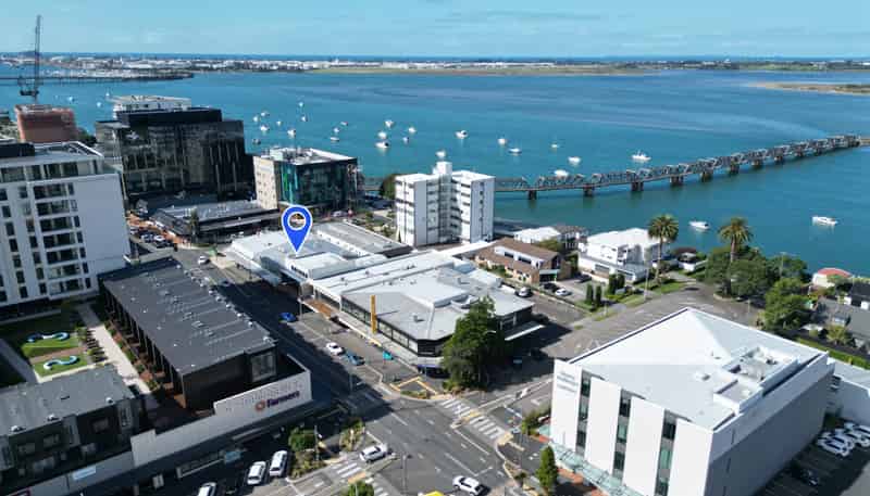 Devonport Road, Tauranga Central
