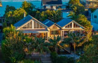 5 Kennedy Point Road, Surfdale