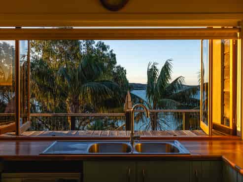 5 Kennedy Point Road, Surfdale