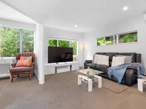 553a East Coast Road, Browns Bay