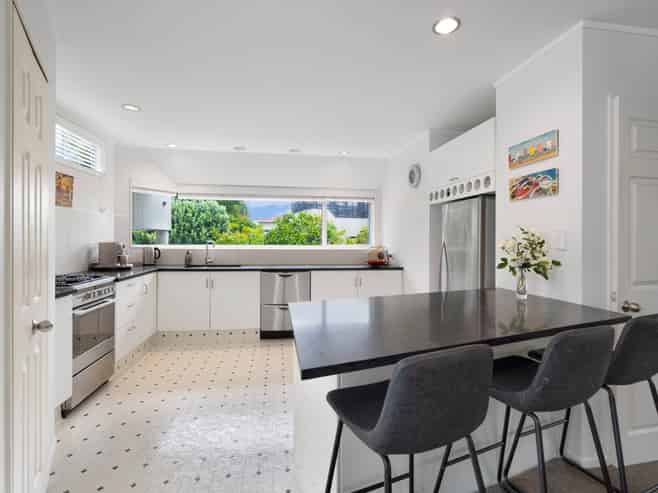 553a East Coast Road, Browns Bay