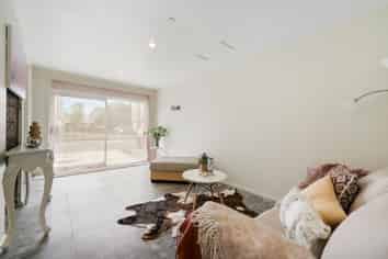 435B West Coast Road, Glen Eden