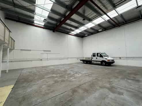 City Fringe Gem: Warehouse, Office & Parking