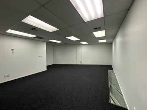 City Fringe Gem: Warehouse, Office & Parking